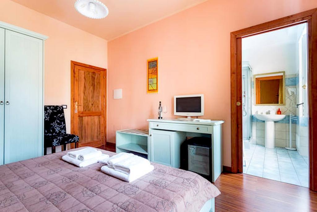 Bosa Guest House Стая снимка